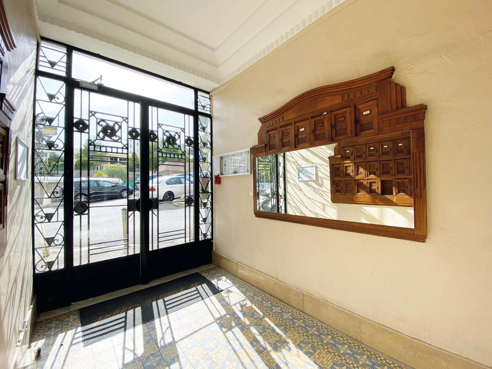 Beautiful Renovated Apartment ,Next To The Beach ! Air-C, Free Parking! نيس المظهر الخارجي الصورة